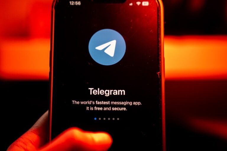 telegram-app-cellphone