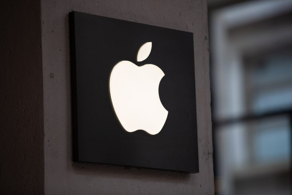 Apple-logo-Getty