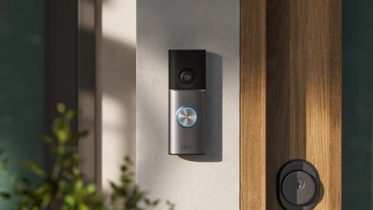 20250714_lifestyle_wireddoorbellprogen3_sn_frontdoor_RGB